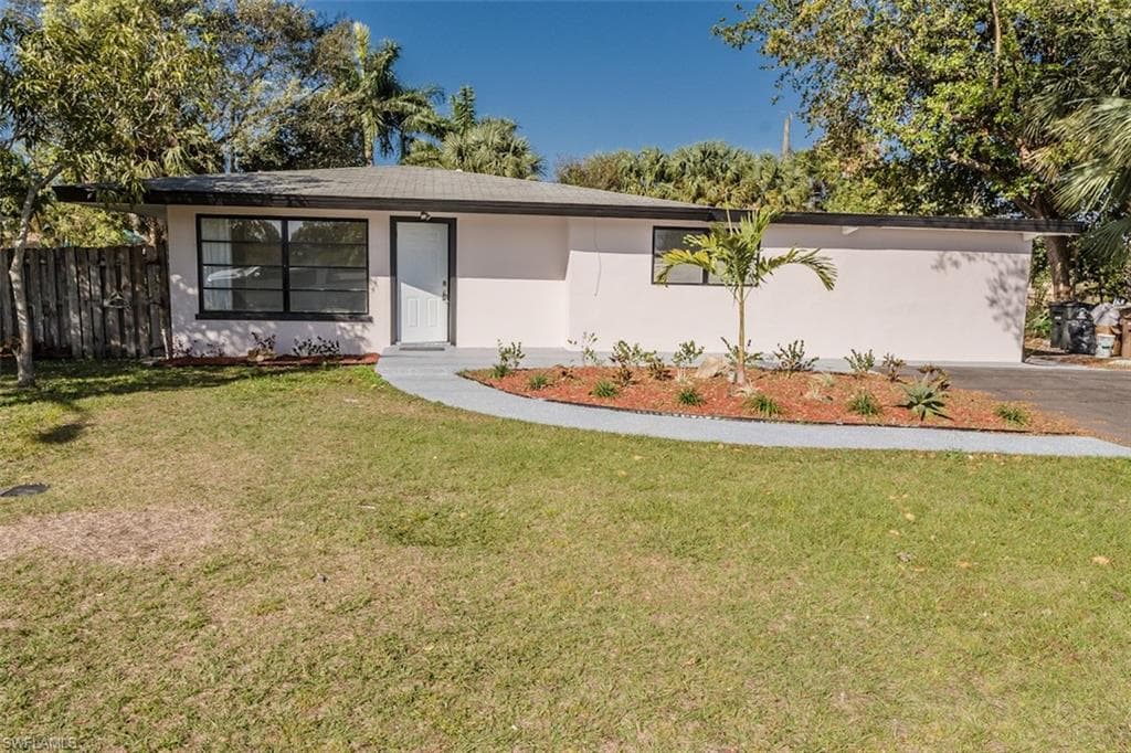 4330 Deleon ST, FORT MYERS FL 33901-2