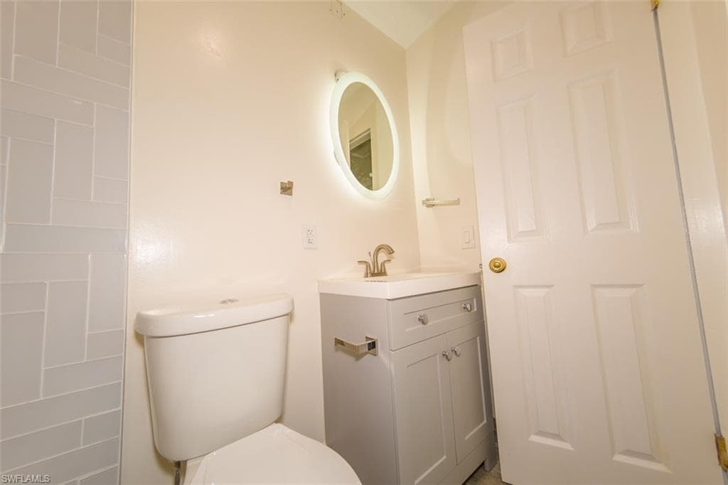 4330 Deleon ST, FORT MYERS FL 33901-23