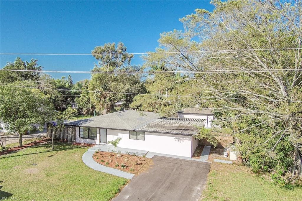 4330 Deleon ST, FORT MYERS FL 33901-3