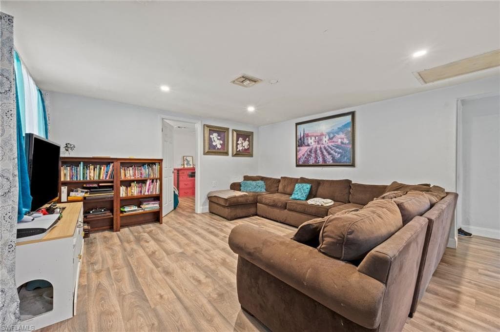 260 Delray AVE, FORT MYERS FL 33905-6