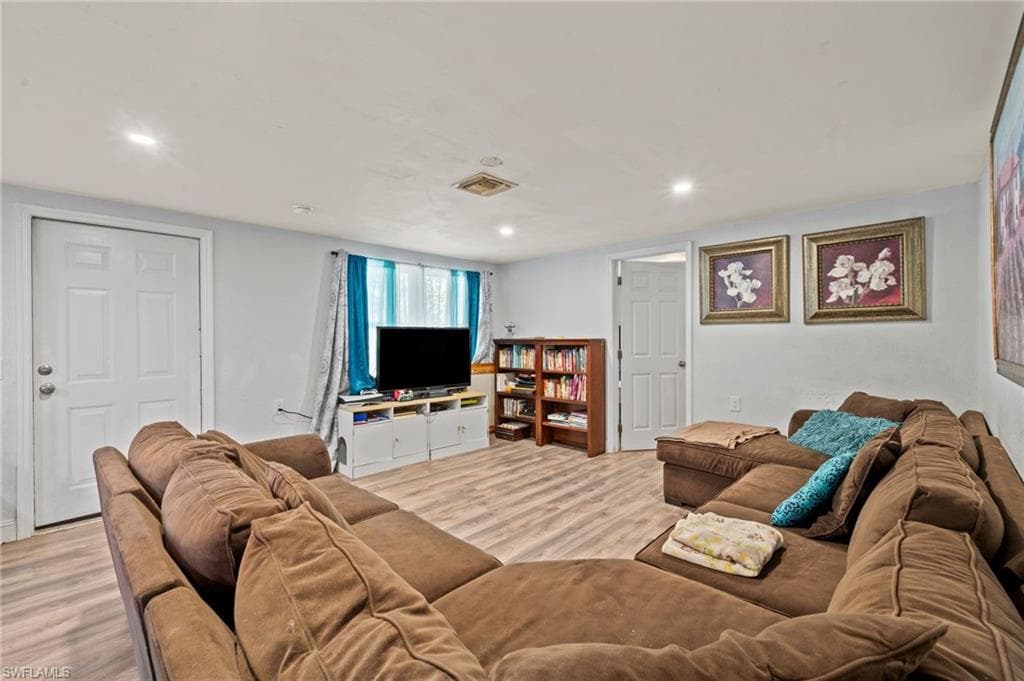 260 Delray AVE, FORT MYERS FL 33905-7