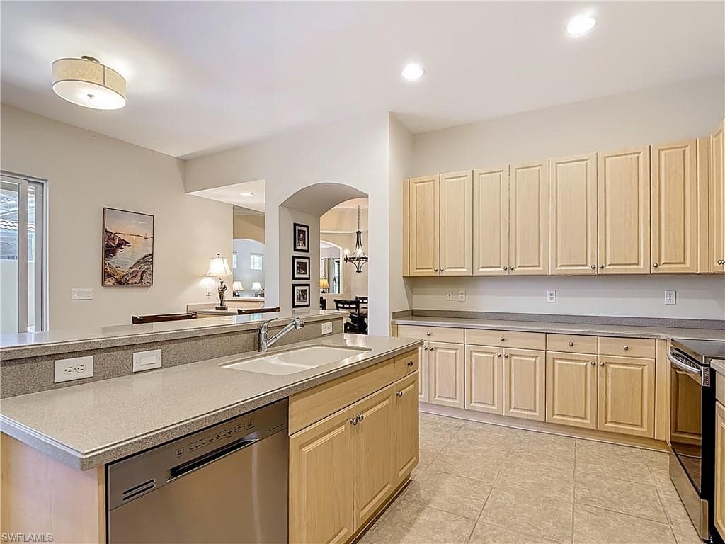 5710 Kensington LOOP-12