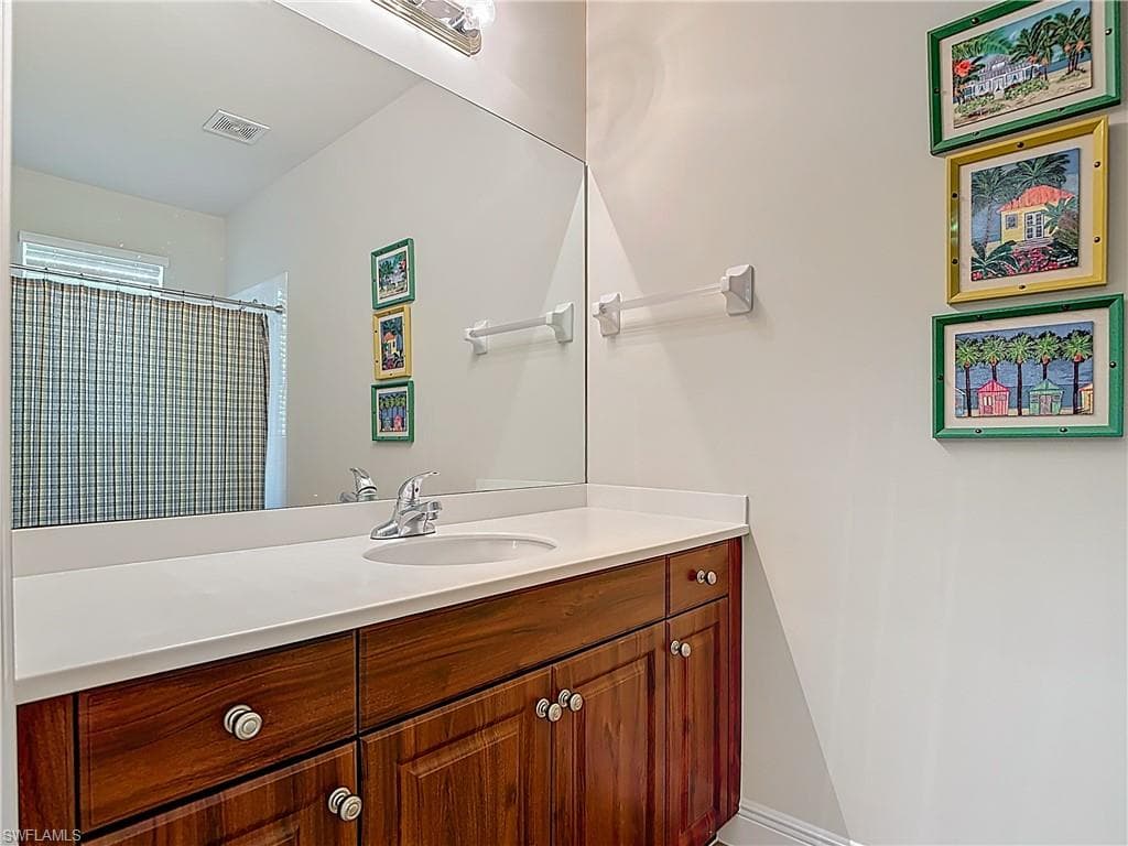 5710 Kensington LOOP-32