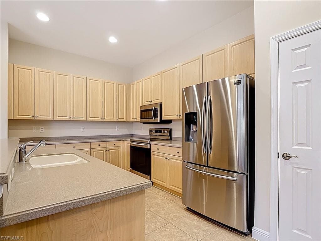 5710 Kensington LOOP-13