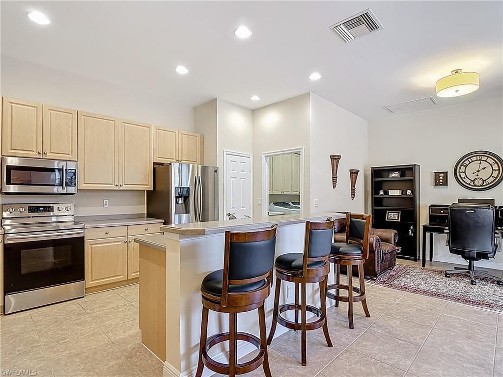 5710 Kensington LOOP-10