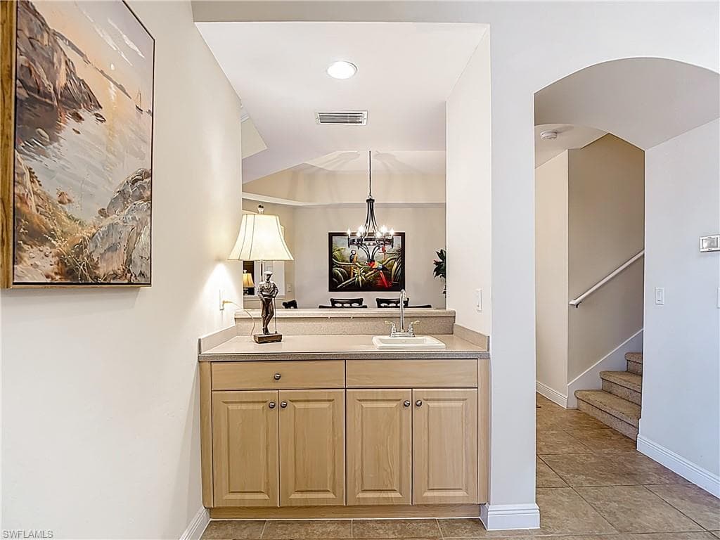 5710 Kensington LOOP-18
