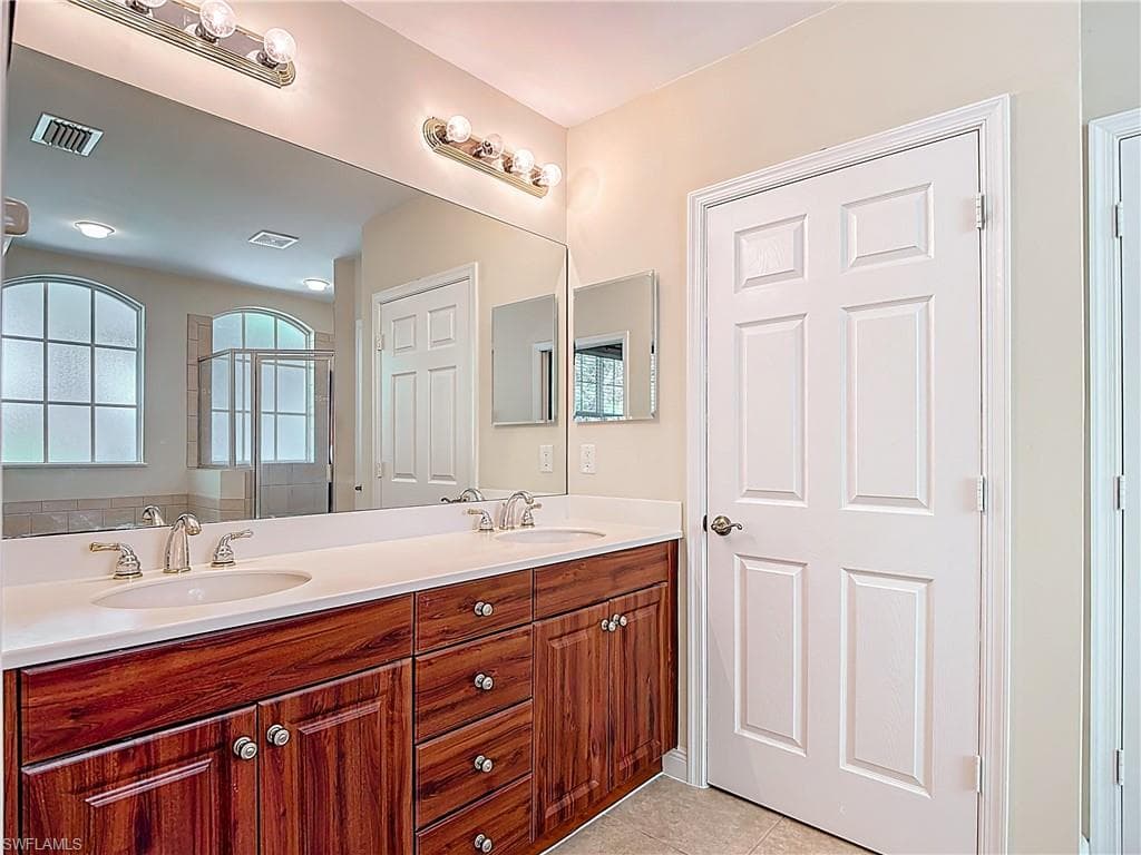 5710 Kensington LOOP-24