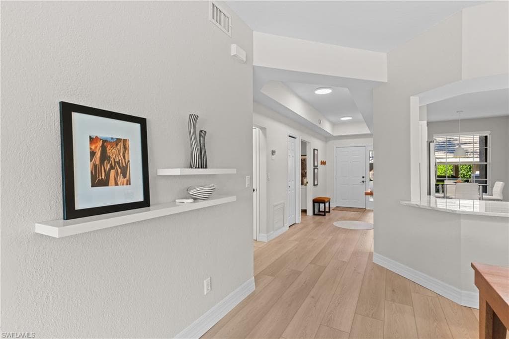 1960 Willow Bend CIR # 102, NAPLES FL 34109-5