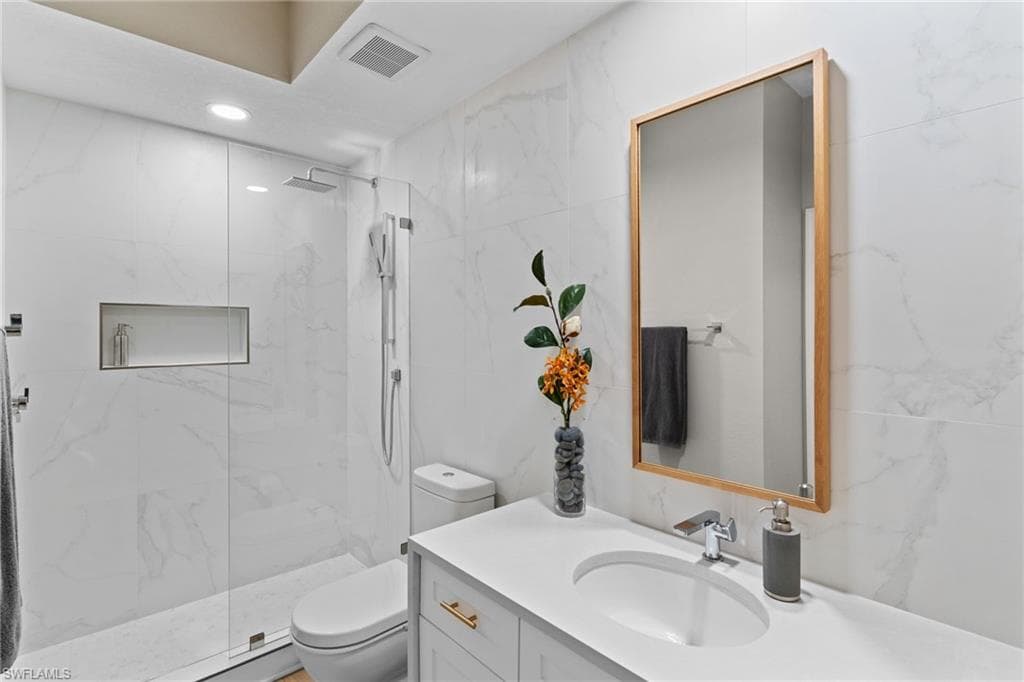 1960 Willow Bend CIR # 102, NAPLES FL 34109-25