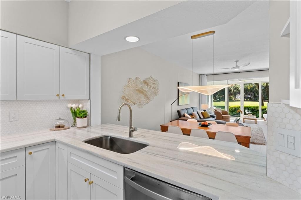 1960 Willow Bend CIR # 102, NAPLES FL 34109-2