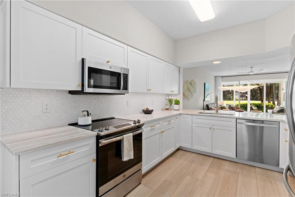 1960 Willow Bend CIR # 102, NAPLES FL 34109-8