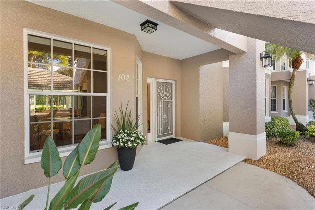 1960 Willow Bend CIR # 102, NAPLES FL 34109-3