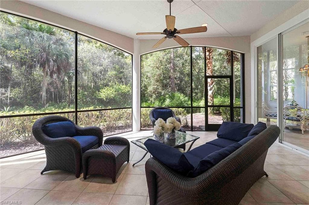 28540 Calabria CT 102-6