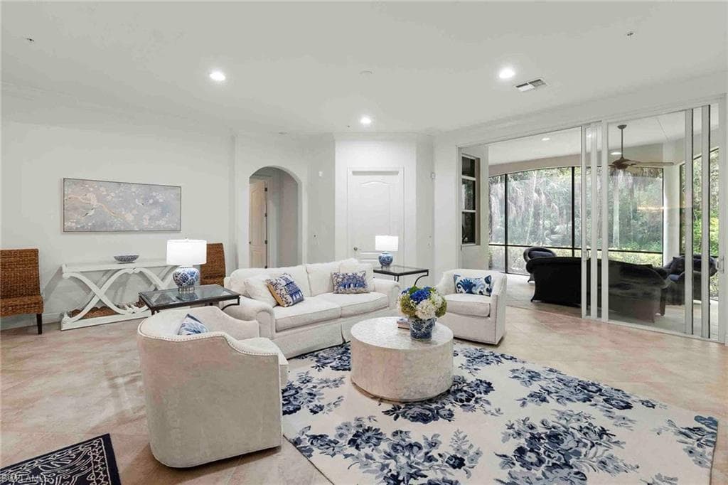 28540 Calabria CT 102-17