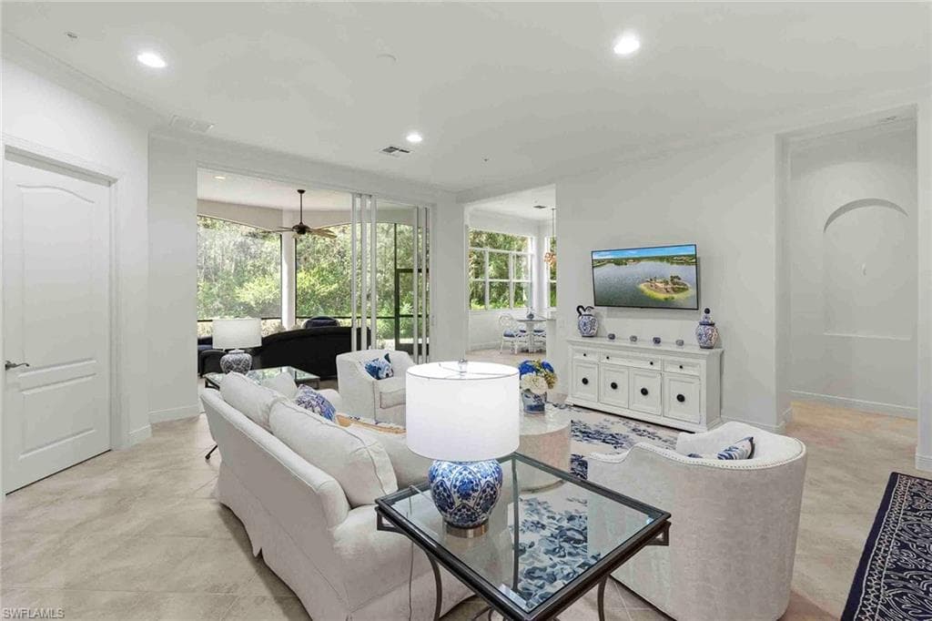 28540 Calabria CT 102-16