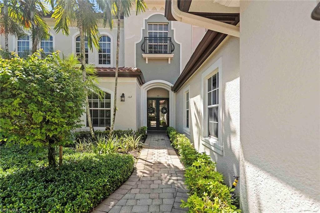 28540 Calabria CT 102-7