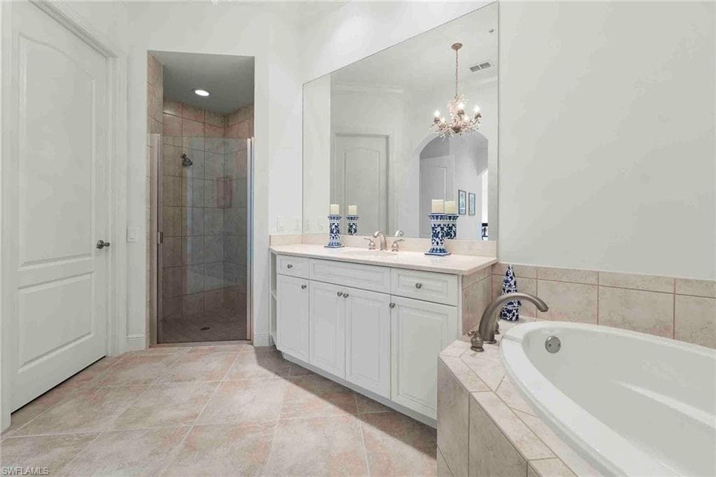 28540 Calabria CT 102-32