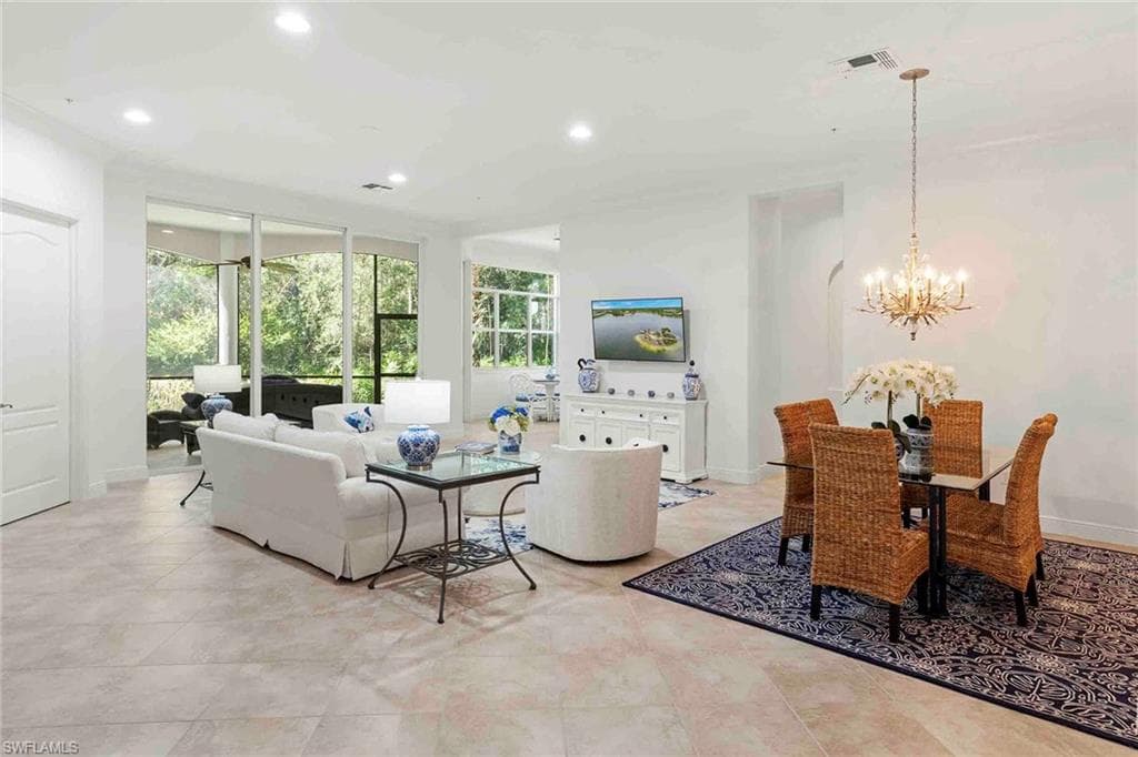 28540 Calabria CT 102-0