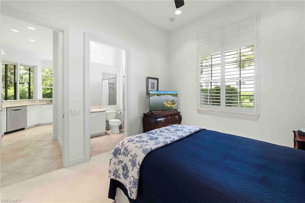 28540 Calabria CT 102-38