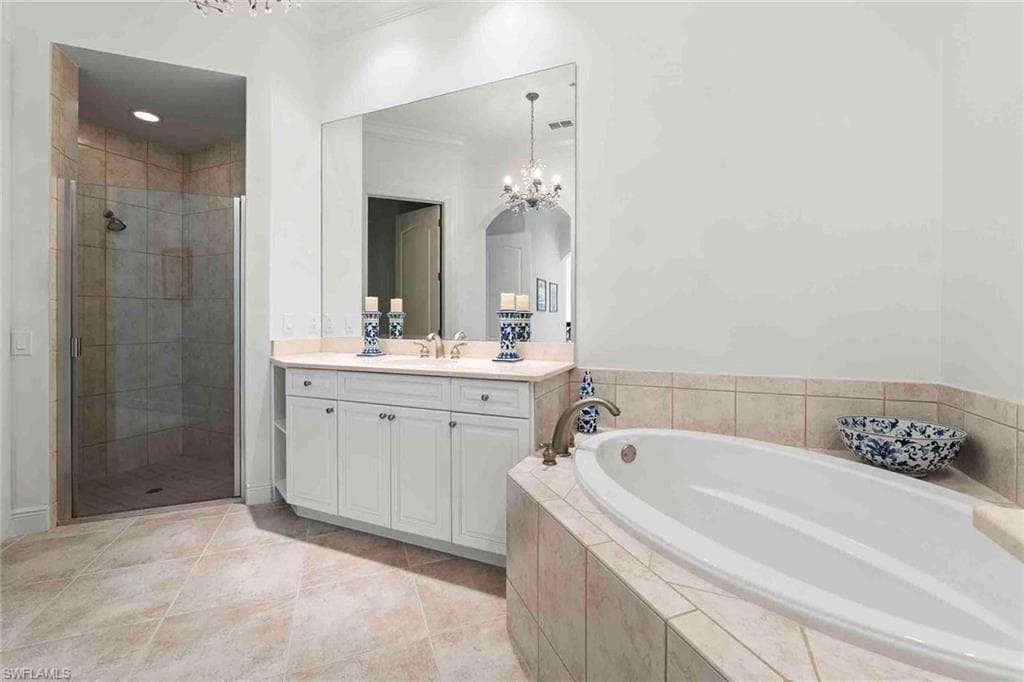 28540 Calabria CT 102-31