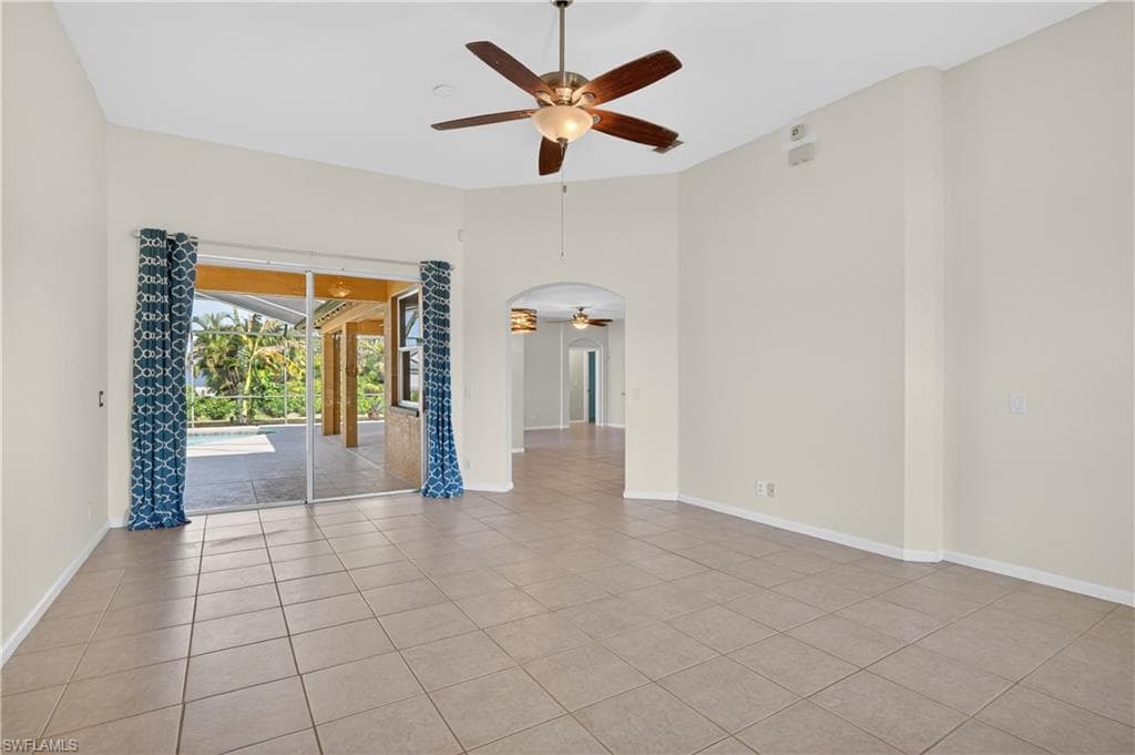 22835 Snaptail CT, ESTERO FL 33928-33