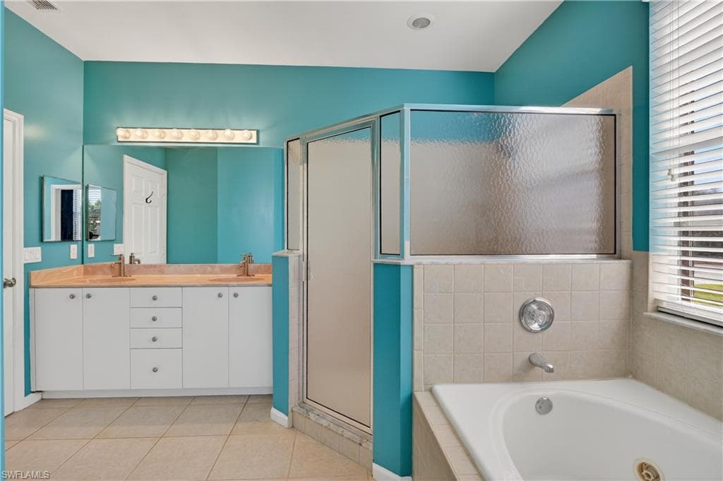 22835 Snaptail CT, ESTERO FL 33928-18