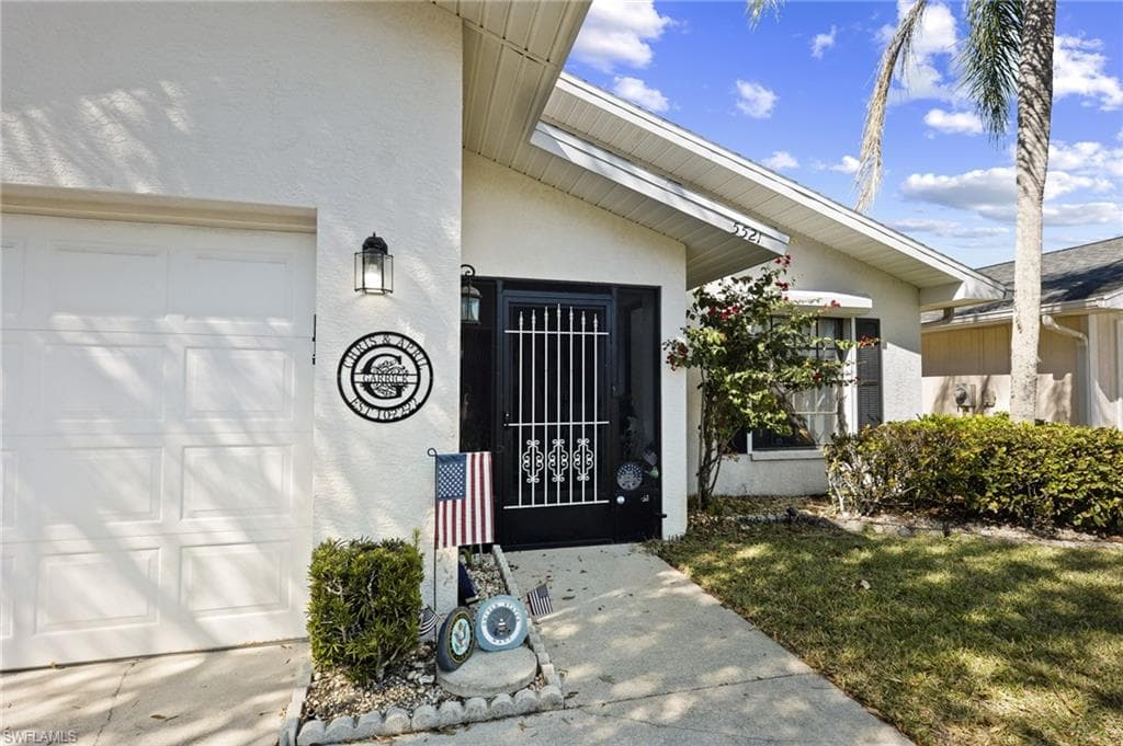 5521 Longleaf DR-1