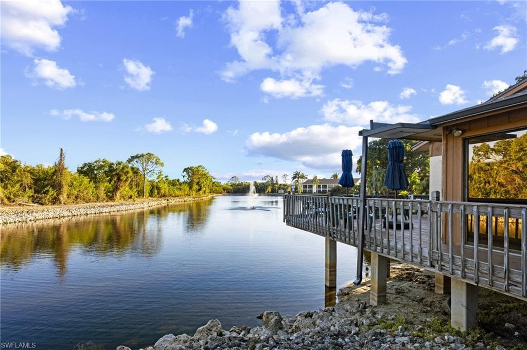 5521 Longleaf DR-25
