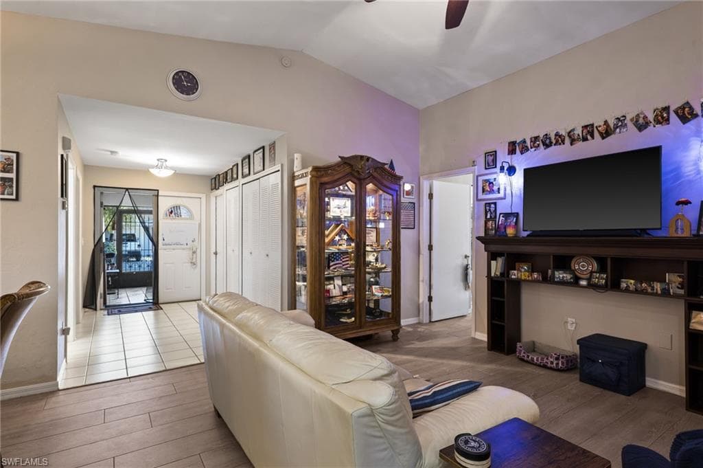 5521 Longleaf DR-4