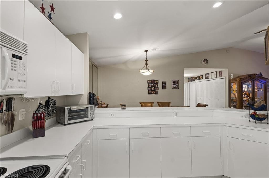5521 Longleaf DR-8