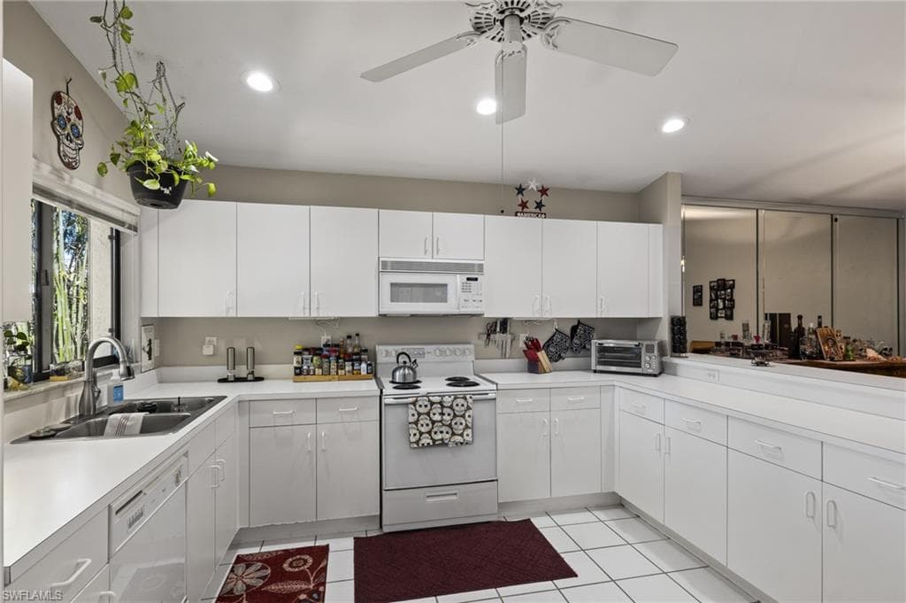 5521 Longleaf DR-7
