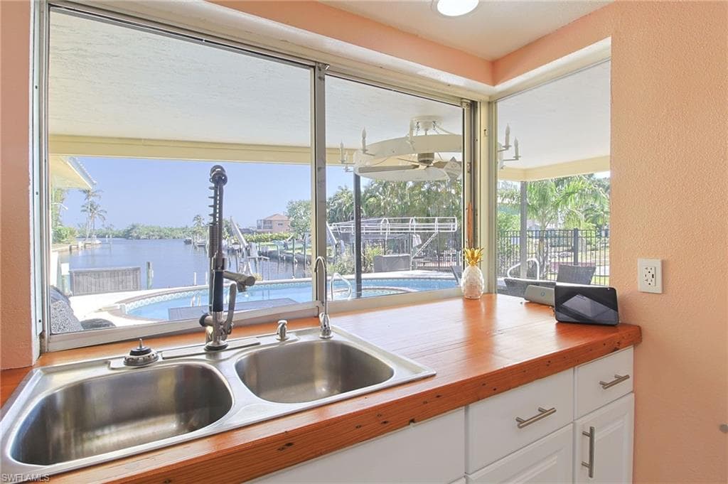 147 Coral DR-13