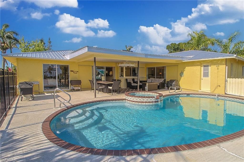 147 Coral DR-3