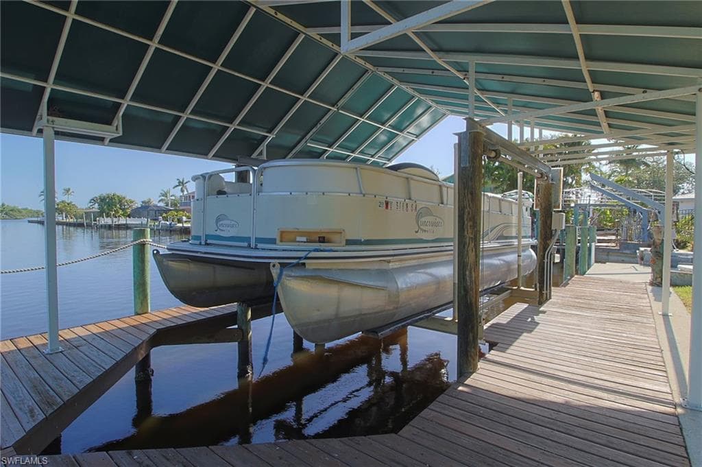147 Coral DR-34