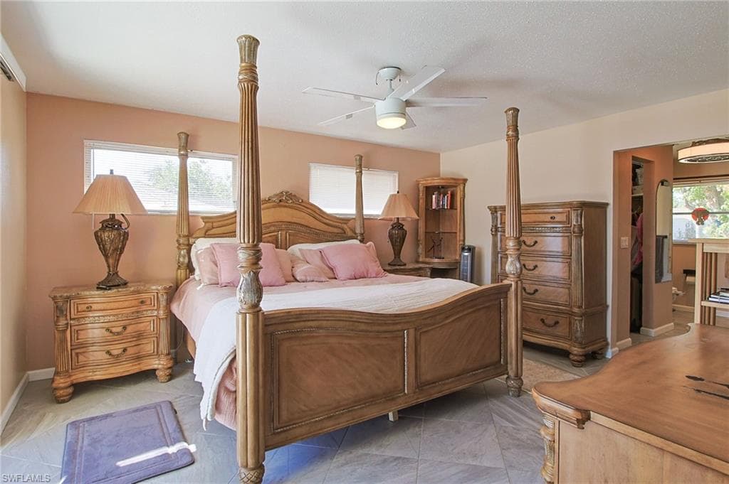 147 Coral DR-15