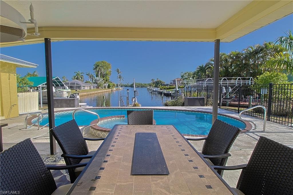 147 Coral DR-29