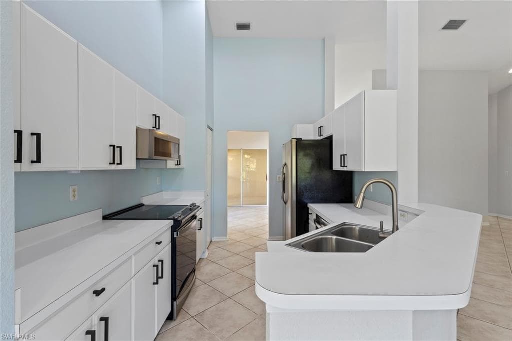 5350 Andover DR # 202, NAPLES FL 34110-12