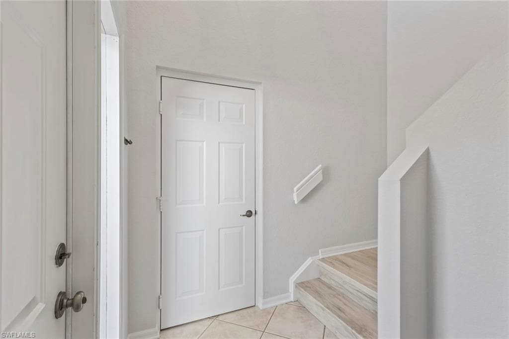 5350 Andover DR # 202, NAPLES FL 34110-21