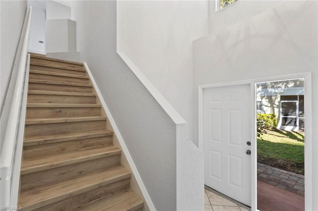 5350 Andover DR # 202, NAPLES FL 34110-23