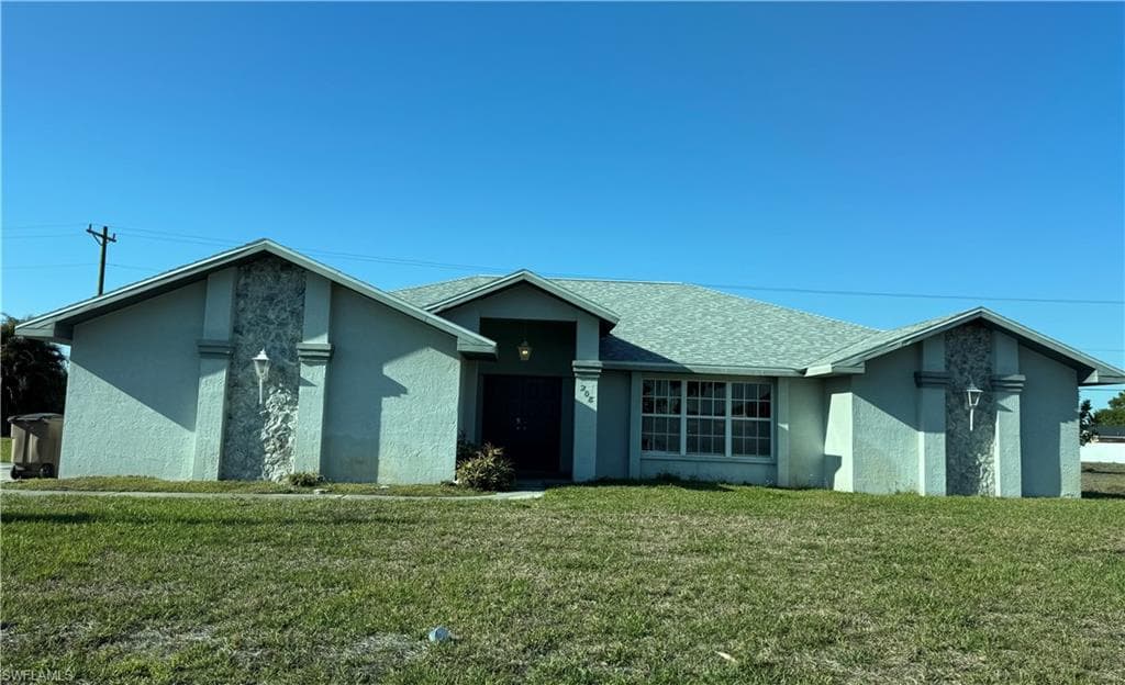 208 Danby RD, LEHIGH ACRES FL 33936-1