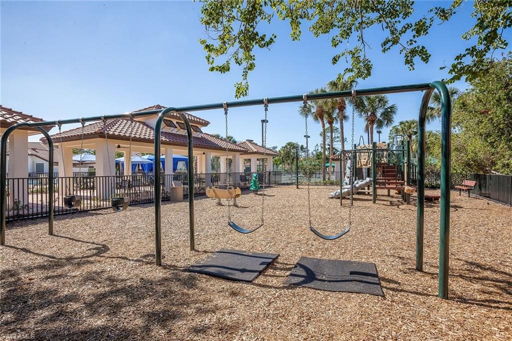 8069 San Vista CIR, NAPLES FL 34109-31