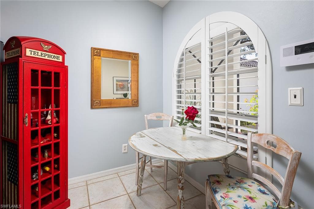 8069 San Vista CIR, NAPLES FL 34109-8