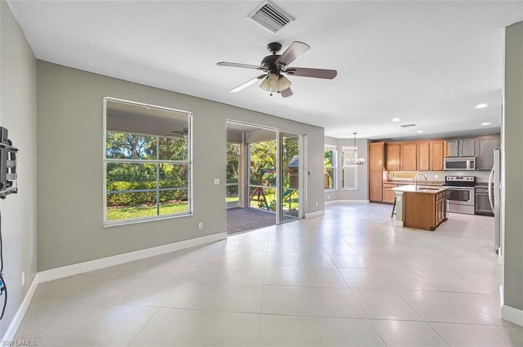 8306 Sumner AVE-21