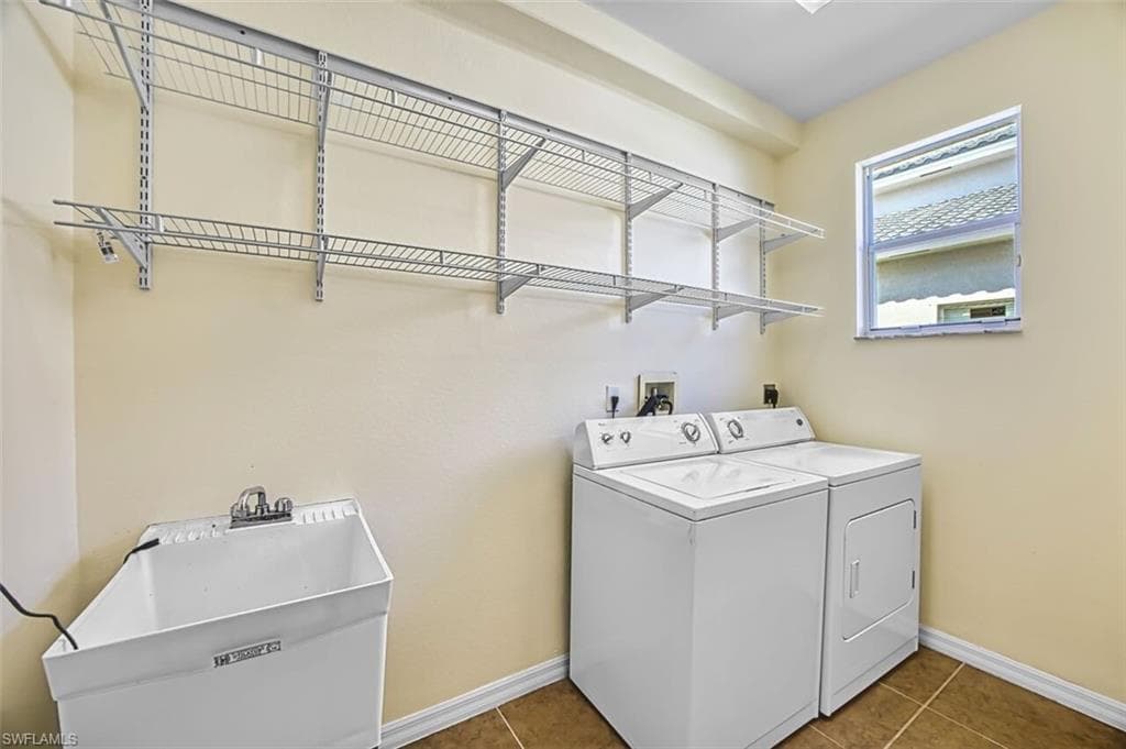 8306 Sumner AVE-27