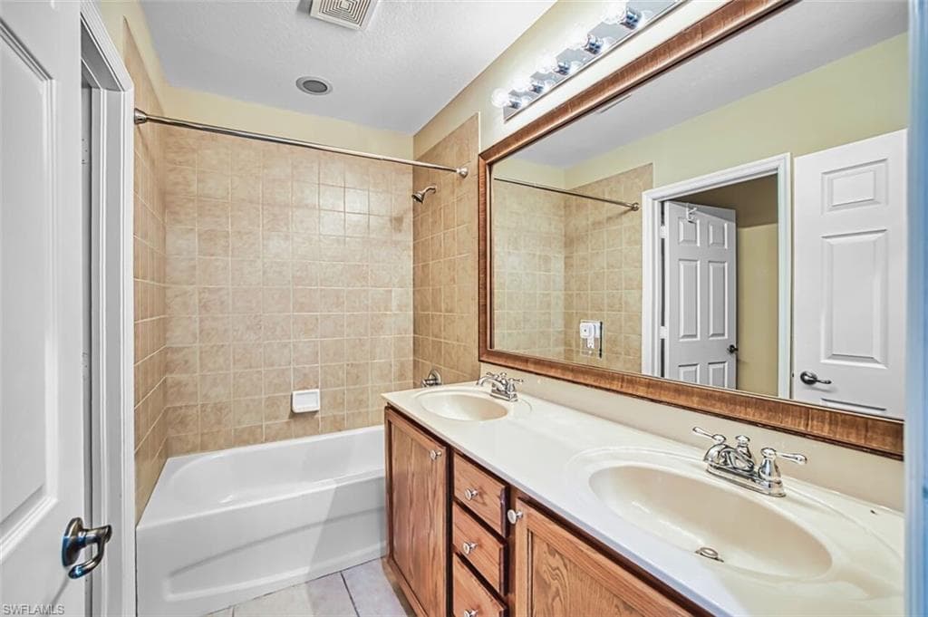 8306 Sumner AVE-44