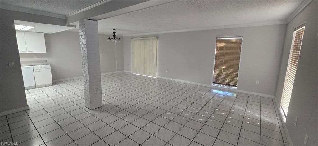 925 Palm View DR # 121, NAPLES FL 34110-1