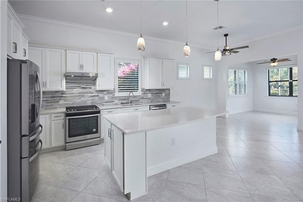 9395 Greyhawk TRL, NAPLES FL 34120-1