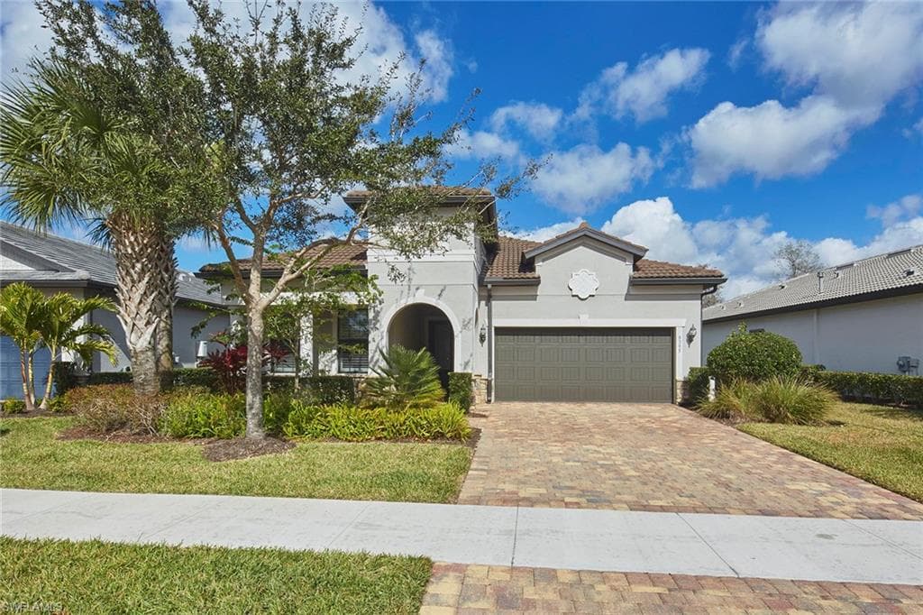9395 Greyhawk TRL, NAPLES FL 34120-18