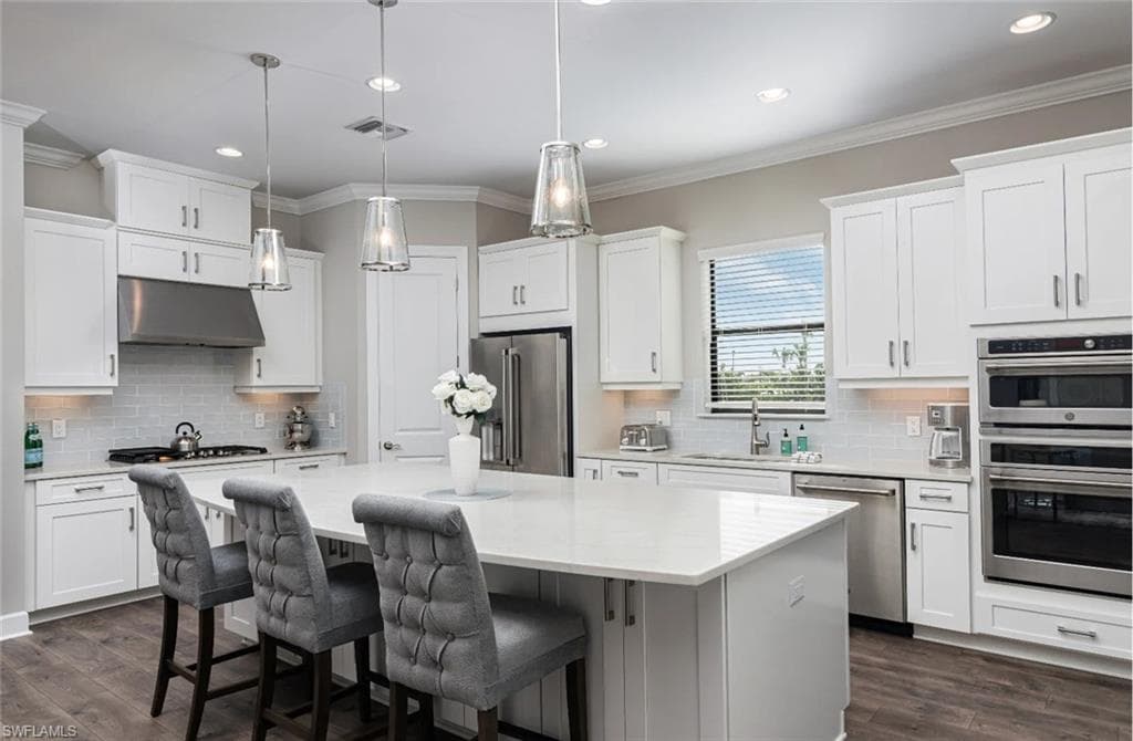 9451 Montelanico LOOP, NAPLES FL 34119-5