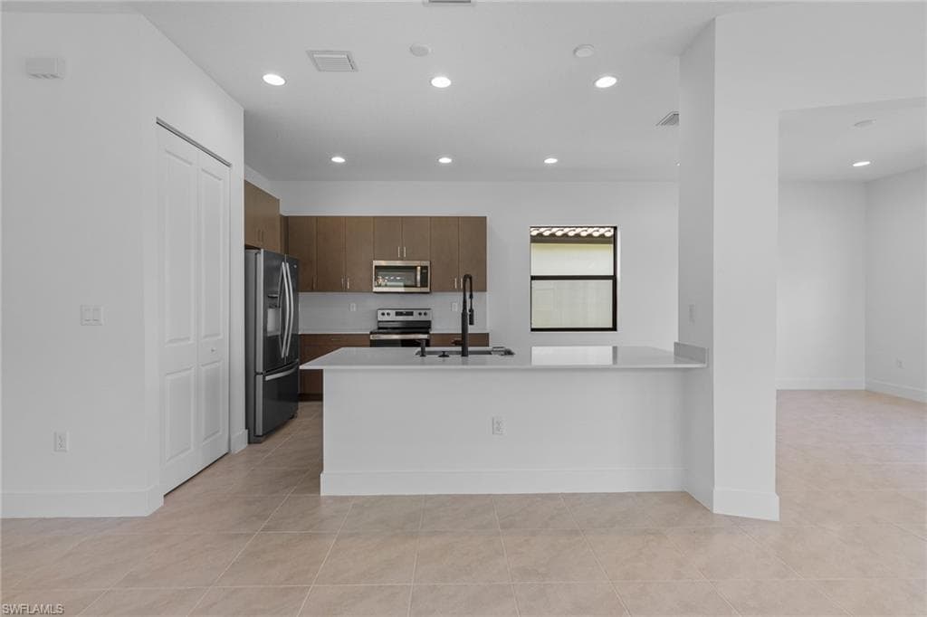 5693 Cassidy LN, AVE MARIA FL 34142-5